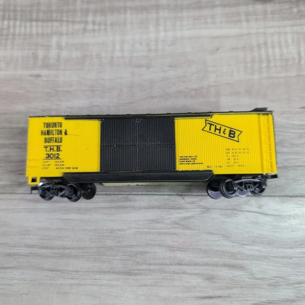 BACHMANN HO SCALE Union Pacific and life-like Train Lot of 9 ( UNTESTED )